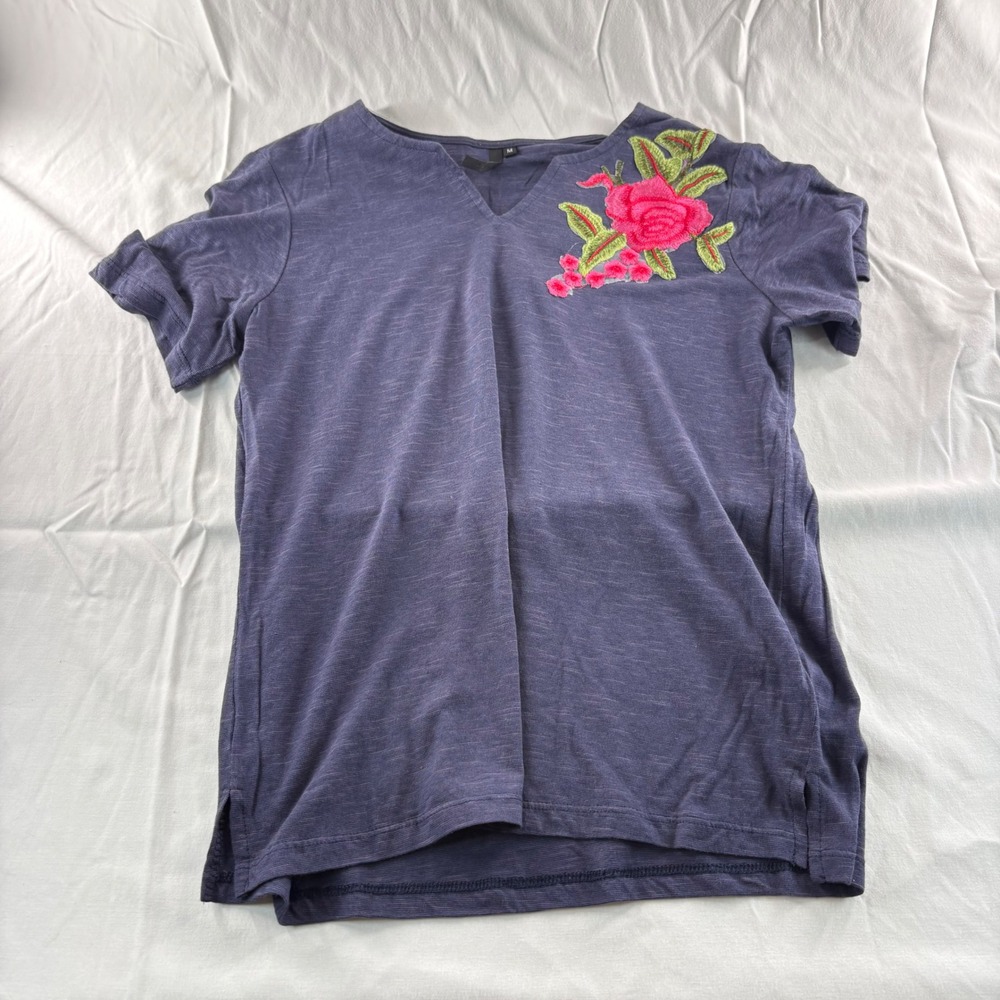Cathy Womens Navy Blue Floral Embroidered Split V-Neck Slub Knit Top Size M
